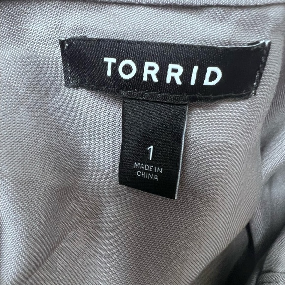 Torrid Grey Twill Hooded Crop Jacket Size 1x - Picture 12 of 15